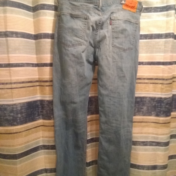 Levis - Picture 3 of 3